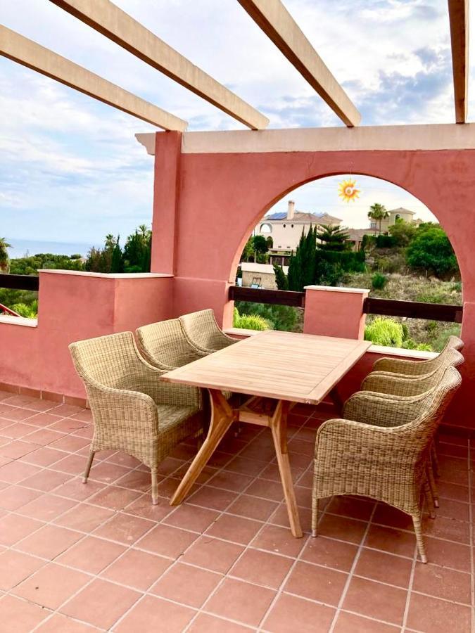Apartment Elegant Penthouse Avec Vue Sur Piscine, Jardins, 2 *