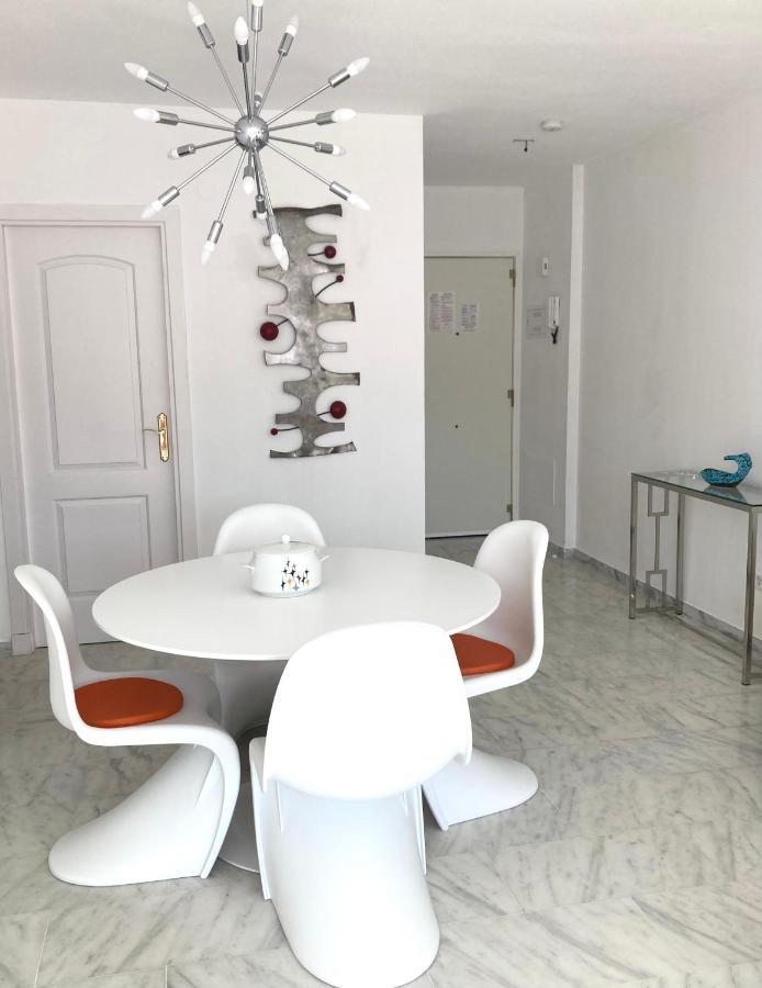 Elegant Penthouse Avec Vue Sur Piscine, Jardins, 2 *