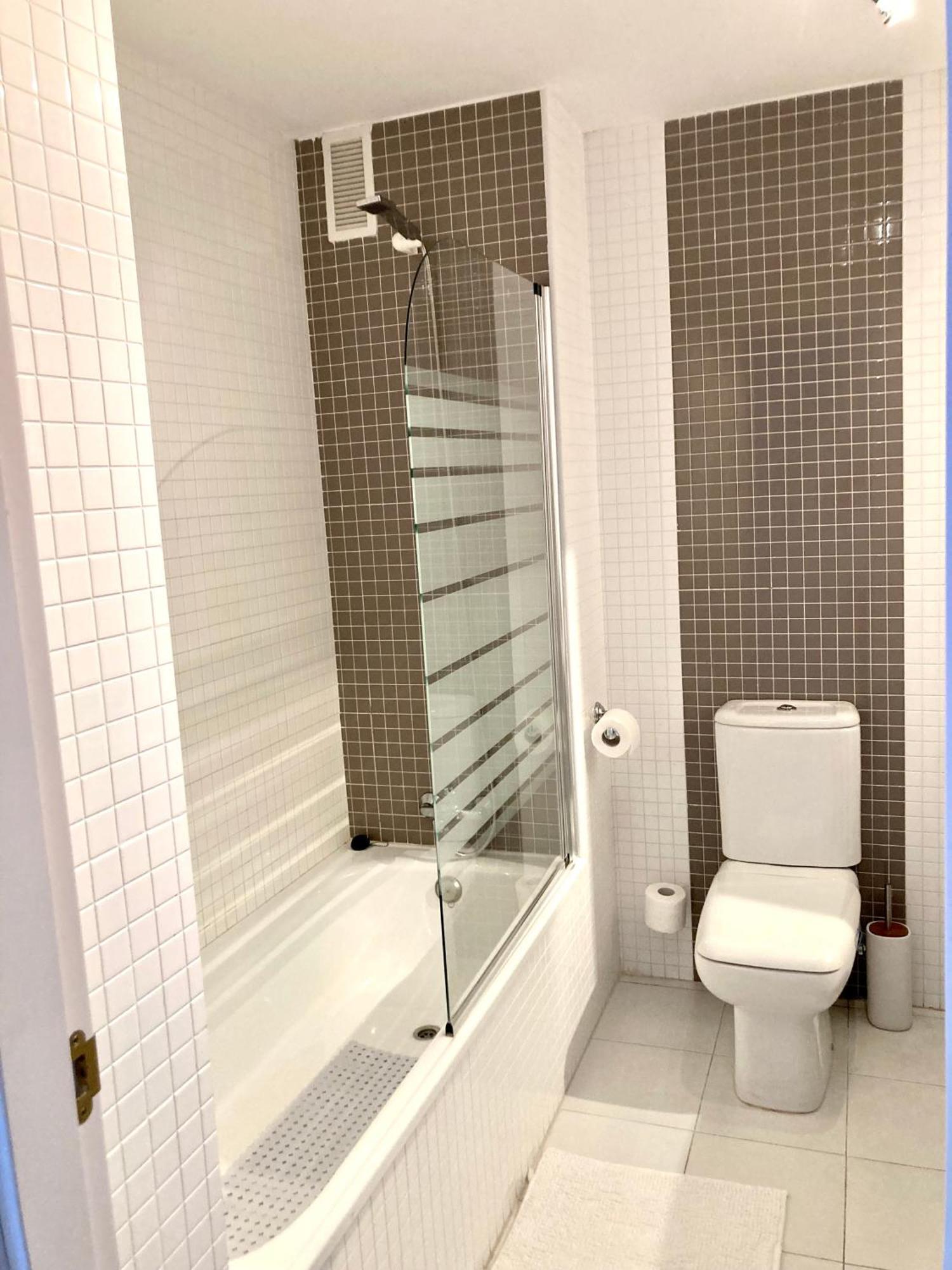 Elegant Penthouse Avec Vue Sur Piscine, Jardins, 2 Apartment *